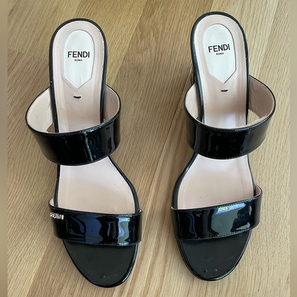 Fendi black patent leather slides Size 42 - Picture 3 of 7